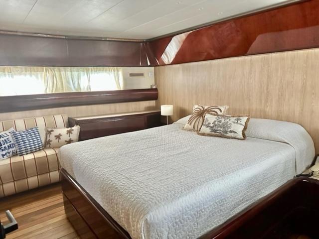 Готель Motoryacht 21 Avec Equipage Барселона Екстер'єр фото