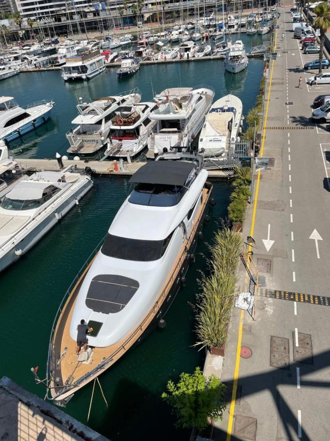 Готель Motoryacht 21 Avec Equipage Барселона Екстер'єр фото